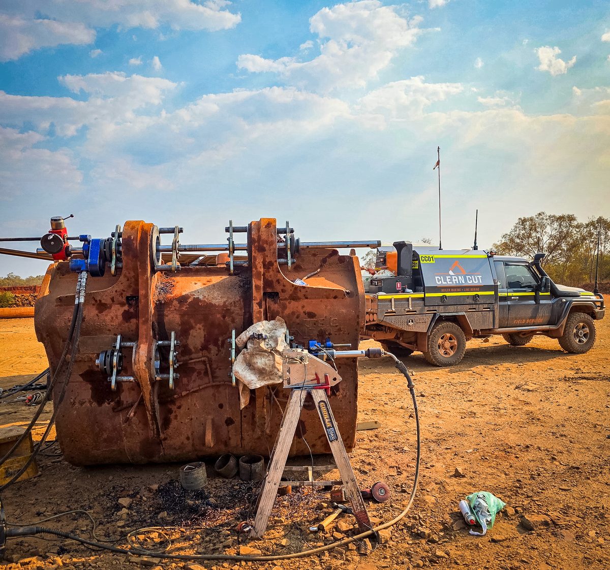 On-site line boring of a bucket in the field